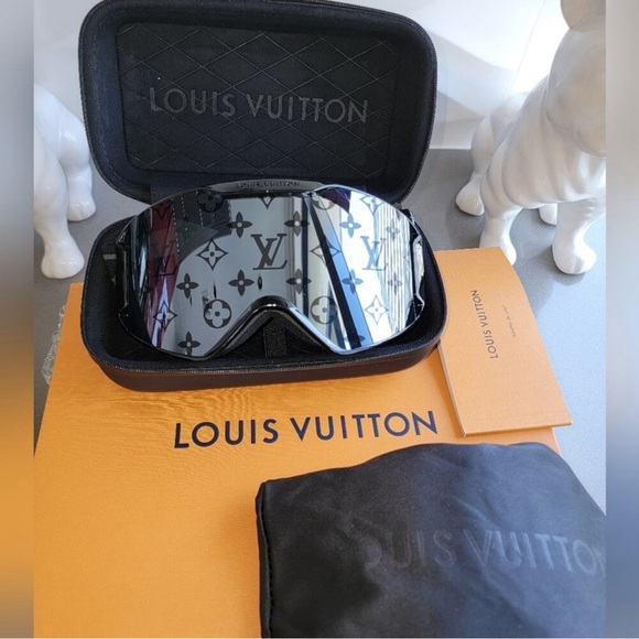 Louis Vuitton Ski Goggles - Picture 2 of 15